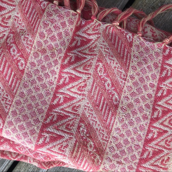 Lovely Scarf/Wrap - Picture 4 of 4